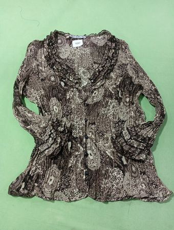 Signature by Larry Levine Damen Bluse mit braunem Paisley-Muster und Rüschen