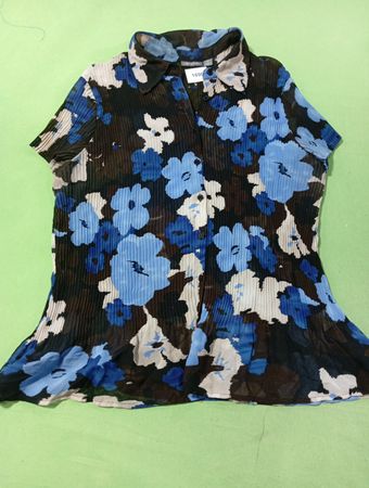 apt. 9 kleine Floraldruck-Bluse mit Falten