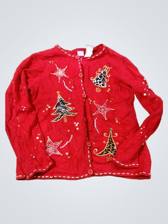 Roter Weihnachtscardigan mit Tannenbäumen und Sternen