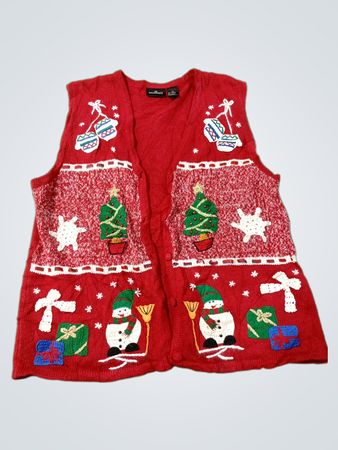 Rote Weihnachtsweste mit Schneemann- und Weihnachtsbaumapplikationen