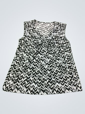 AP ESSENTIALS Schwarzes und weißes Chevron-Muster ärmelloses Top