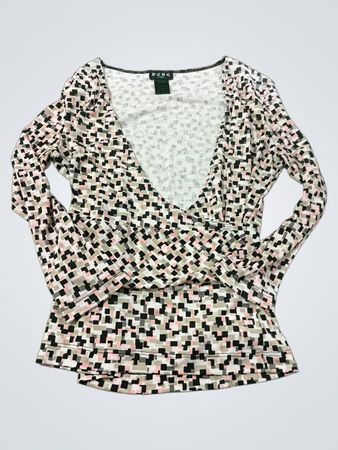 BCBG Paris Damenoberteil mit geometrischem Druck, langärmliges Wickelshirt