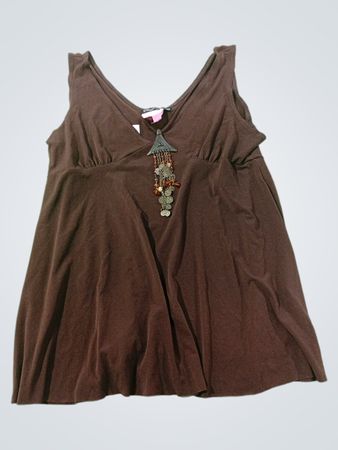 Einfach unwiderstehliches braunes Trägershirt mit Verzierungen