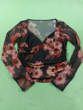Schwerer Blumenmuster-Langarmpullover