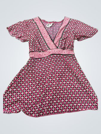 Hotter Pink Wickelkleid mit geometrischem Print und Taillenschleife