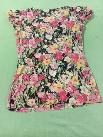 Ann Taylor Loft Petites Bluse mit Blumenmuster