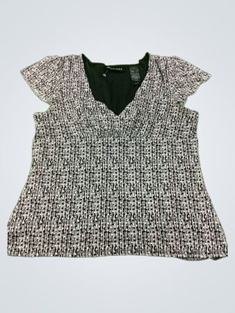 Zugriff auf ein gedrucktes Top von A Liz Claiborne Company