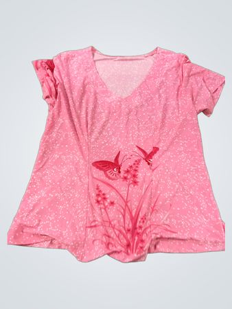 Pinkes T-Shirt mit Schmetterlings- und Blumenmuster