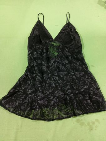 Schwarze Spitzenverzierung Chemise