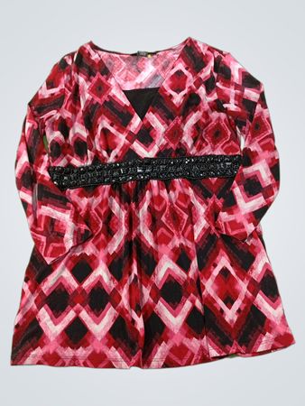 Style & Co. Damen Tunika-Oberteil in Rot mit geometrischem Muster und Perlenbesatz an der Taille