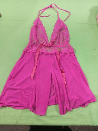 Rosa Babydoll mit Spitzenbesatz
