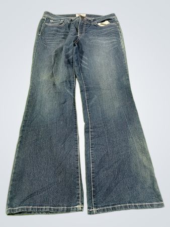 LEI Bridget Curvy Boot Jeans