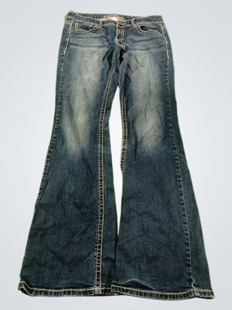 Maurices ausgestellte Jeans