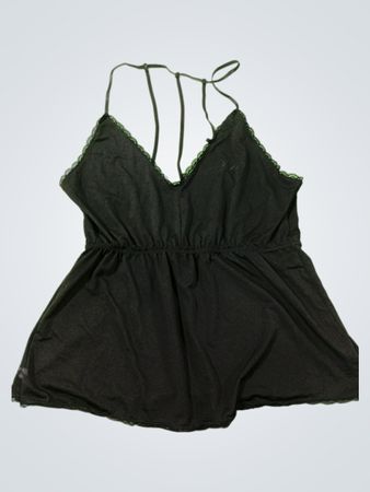 Schwarze Camisole mit Spitzenbesatz und verstellbaren Trägern