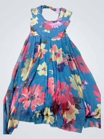 Blaues Maxikleid mit Blumenmuster
