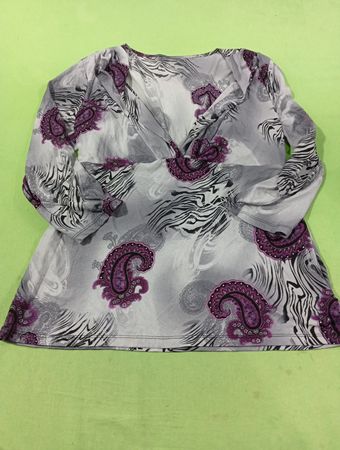Grau gemustertes Langarmtop mit Paisley- und Zebra-Print