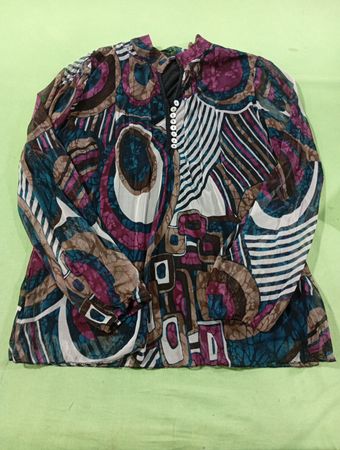 WS2 WOMAN Bluse mit abstraktem Muster und Knopfleiste