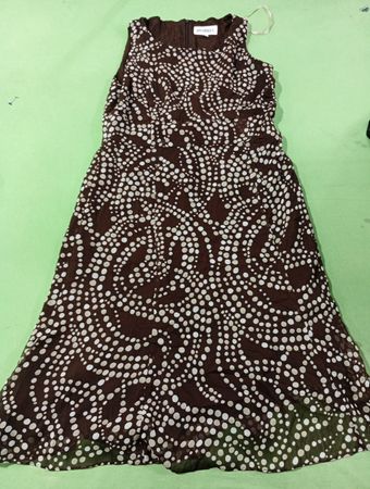 STUDIO I Damen Braun-weißes ärmelloses Kleid mit Punkten