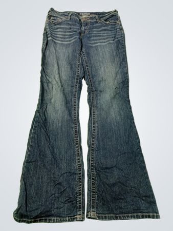 Maurices ausgestellte Denim-Jeans