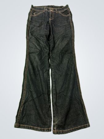 Dunkelblaue Waschung Schlagjeans