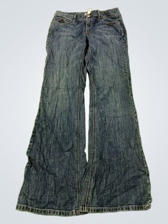 White House Black Market Schlagjeans