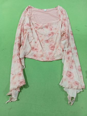 Rosa Bluse mit floralem Print und Glockenärmeln