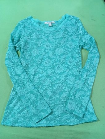 Forever 21 Spitzen-Longsleeve-Shirt