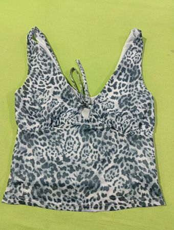 Damen Top mit Leopardenmuster und V-Ausschnitt