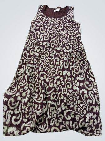 STUDIO I ärmelloses braun-cremefarbenes Kleid mit Muster