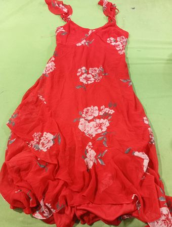 Sprachloses Blumen-Maxikleid