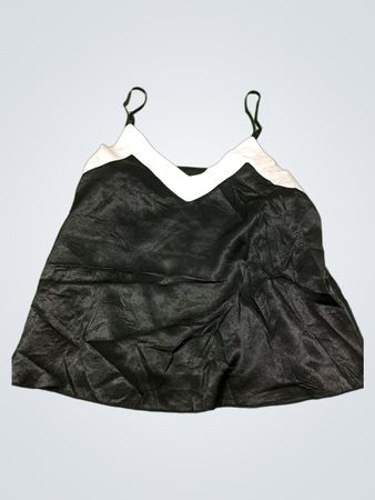 Schwarz-weißes Camisole mit Nummer 4256