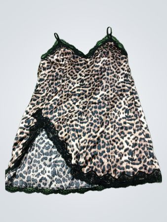 Leoprint-Spaghettiträgerkleid mit schwarzer Spitzenverzierung