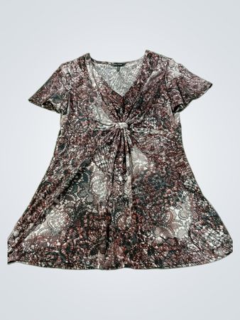 Daisy Fuentes Damenkleid mit Print, V-Ausschnitt, kurzen Ärmeln und gedrehtem Vorderteil