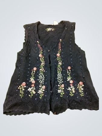 Capacity Women's Embroidered Floral Knit Vest