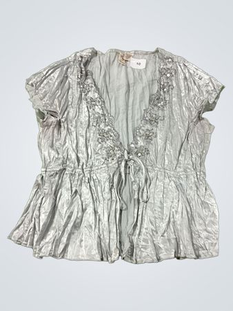 Dolled Up Damen Bluse mit silbernen Perlenverzierungen und tailliertem Bund
