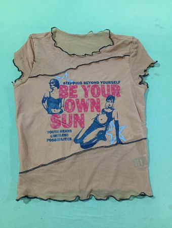 Sei deine eigene Sonne Graphic Mesh Top