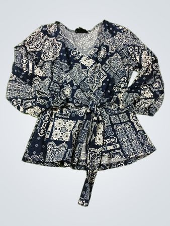 FIFTY STREET blau-weiß gemusterte Bluse mit Taillenschnürung und Peplum-Saum