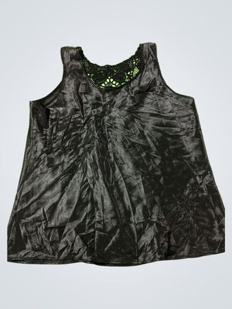 Schwarzes Satin-Cami mit Spitzenbesatz