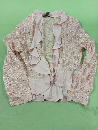 L&M Richards Spitzensaum-Rüschen-Strickjacke