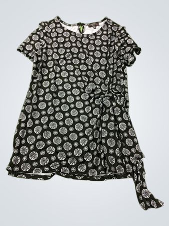 Cocomo Petite schwarzes und weißes gemustertes Kleid