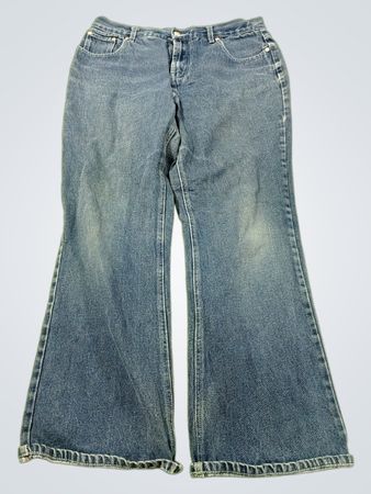 Blaue Schlagjeans