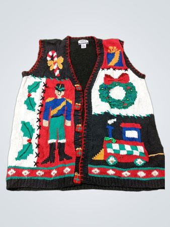 955 ORIGINALS Damenweste Weihnachten mit Nussknacker, Zug, Kranz und Zuckerstange