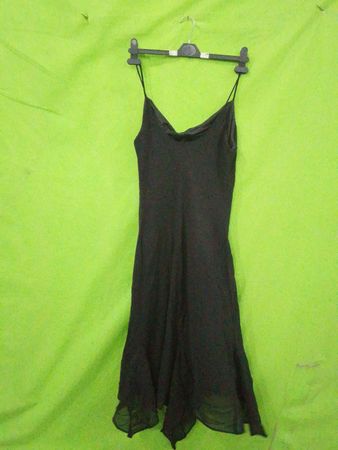 Schwarzes Slip-Kleid