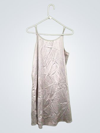Grau slip Kleid mit Aufkleber-Nummer 4692