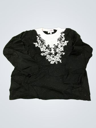 D'ALLAIRD'S schwarzer Pullover mit weißer Blumenverzierung