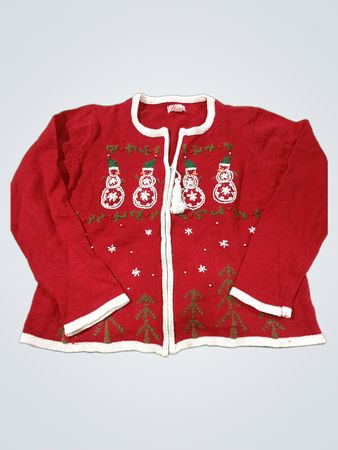 Roter Weihnachtsstrickjacke mit Schneemann- und Baum-Applikationen