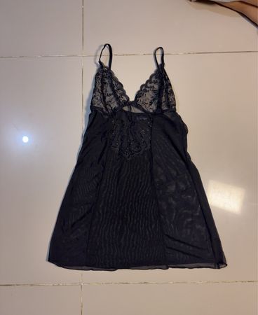 Schwarzes Spitzen-Babydoll
