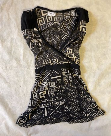 Women's Black and Beige Patterned Top