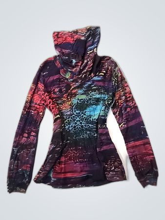 Long-sleeved shirt with multicolor print