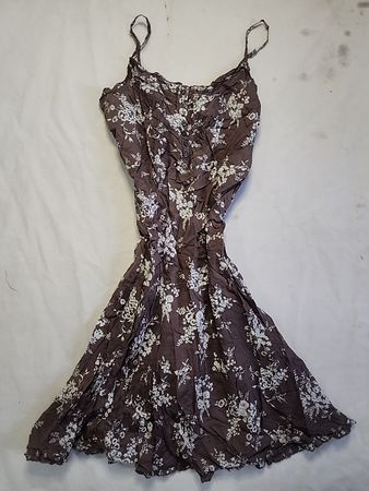 Robe florale marron